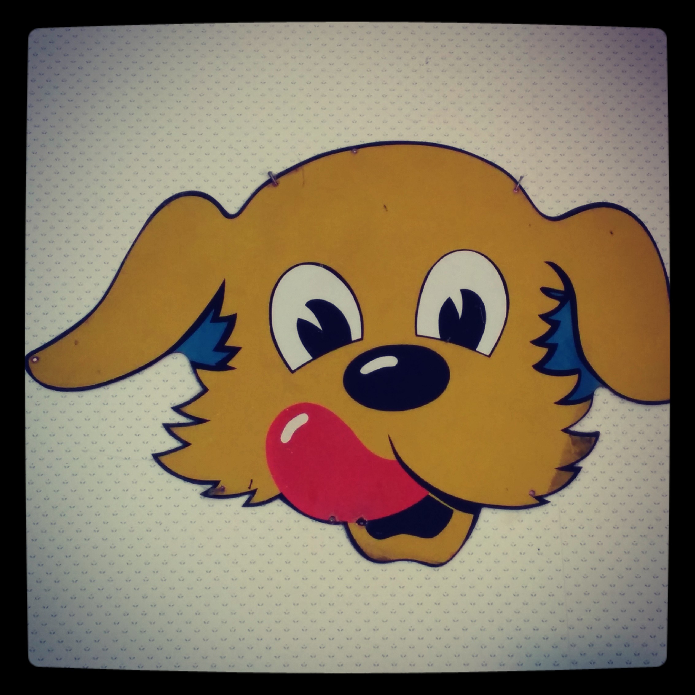 And here is a fun Lil doggie on the wall inside :)