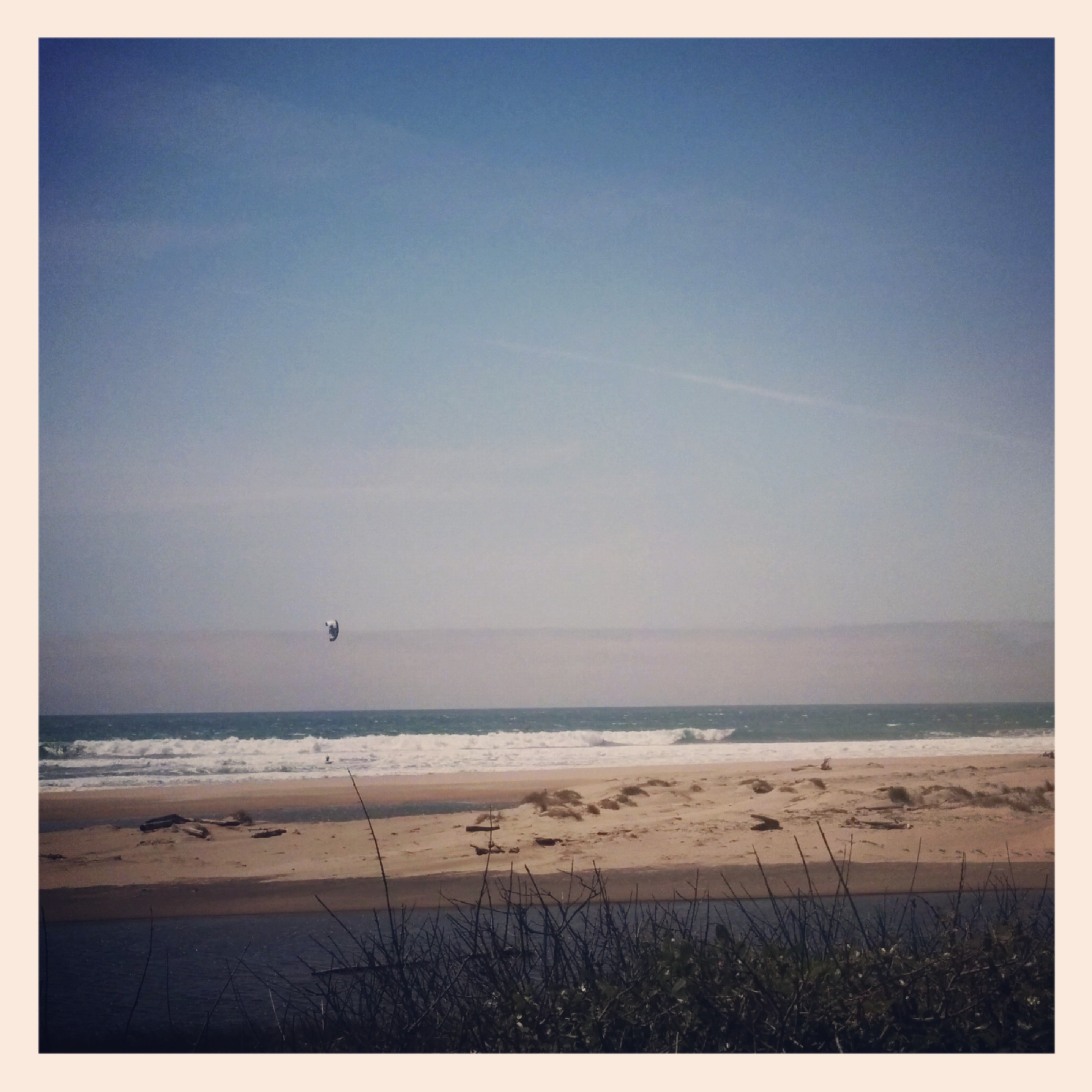 You can't really see but the kite surfers were out in full effect.