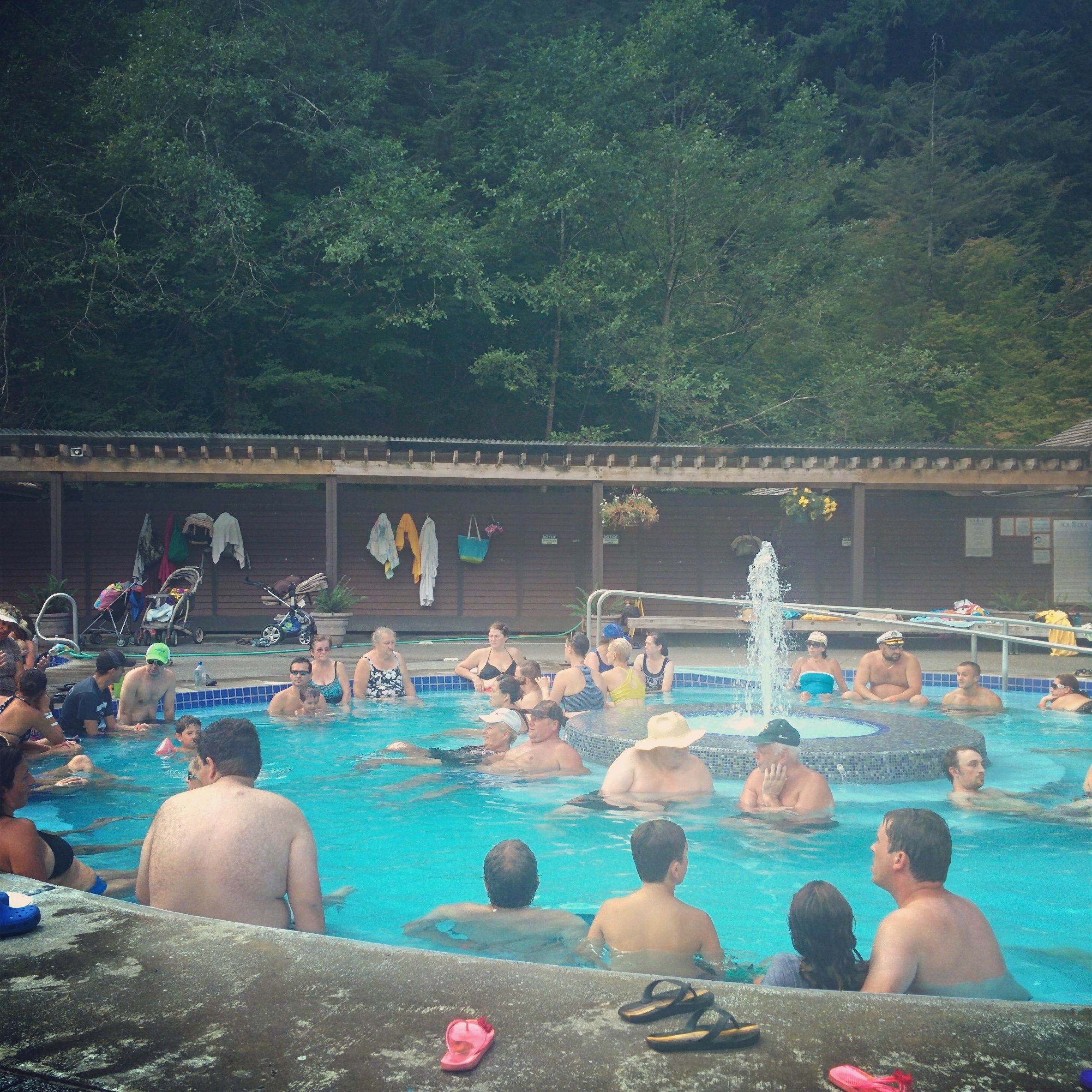 The Sol Duc Hot Springs were a pretty popular attraction. It's $12 to get in, luckily I found a pass on the ground when I arrived so free hot springs were in order for this guy :)