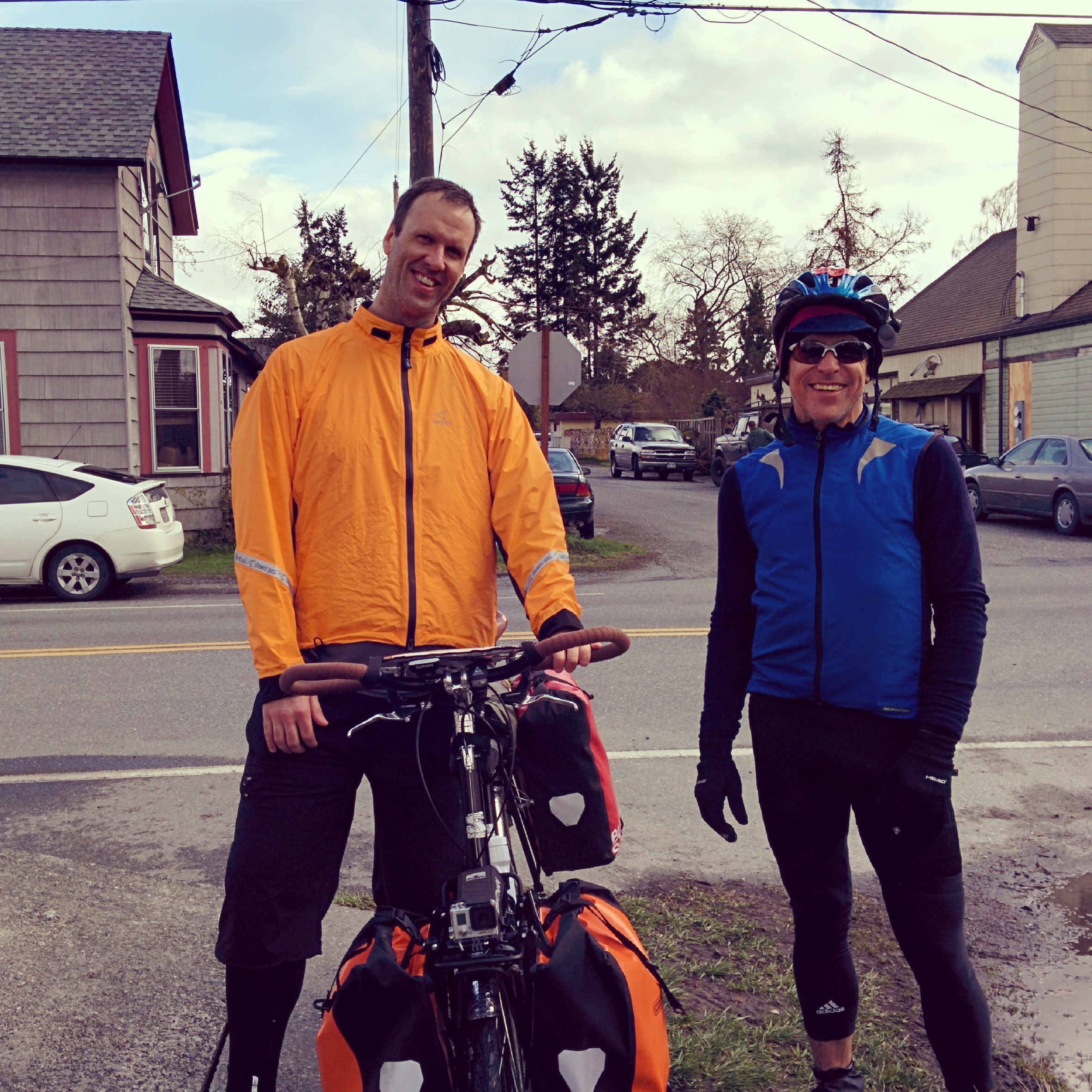 Then off again as it stopped raining but soon started back up (rain is a theme here). Chuckanut Drive kicked my ass!

There was a nice break in the weather and the sun came out so I decided to stop in edison which is a really cute little town, ala Gilmore Girls. Outside the eatery I met my first bikers. The guy below is August and he is doing the same tour as me kinda fun :)